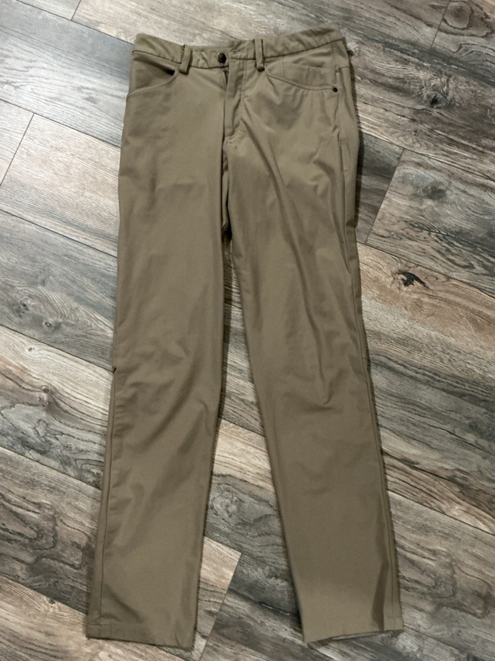lululemon athletica Men's Chinos in Tan